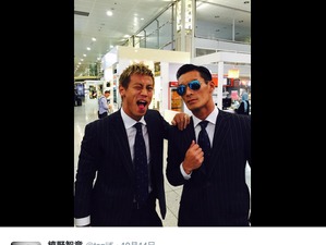 サッカー日本代表・槙野智章…本田圭祐とのツーショットを披露「代表では一番濃い話をした」 画像