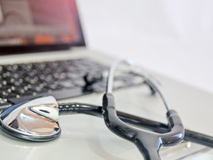 中村剛也、右手首付近に死球で途中交代…侍ジャパンに暗雲 画像