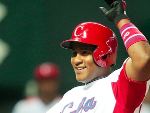 ロッテの主砲デスパイネが帰国…「来年は全力プレーで日本一を」 画像