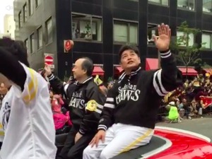 ソフトバンク、優勝祝賀パレードを動画で紹介…白戸家のお父さんも祝福 画像