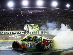 トヨタ、初の最高峰シリーズ王者にカイル・ブッシュ【NASCAR】 画像