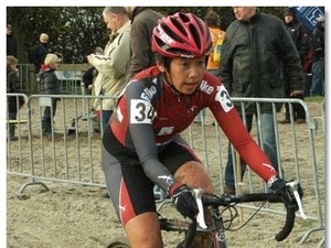 シクロクロスW杯第3戦で二児のママ荻島美香は26位 画像