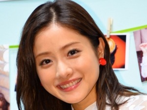 石原さとみ「一目惚れしかしない」恋愛癖を明かす 画像