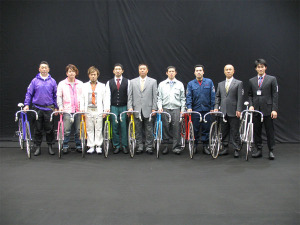 話題の競輪CM第2弾で長塚智広が株トレーダー役 画像