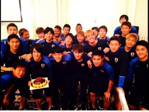 サッカーU-23日本代表、矢島慎也の誕生会…準々決勝はイランと対戦 画像