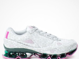 ラフシモンズとアディダスのコラボ 画像