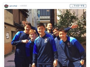 サッカー日本代表「散歩隊」が始動…川島永嗣、長谷部誠、吉田麻也らが街を練り歩く 画像