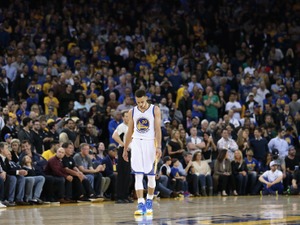 ゴールデンステイト・ウォリアーズ、ホーム連勝記録が54でストップ 画像