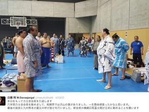 白鵬、力士会会長を退任…後任の日馬富士に「立派に勤めることを願います」 画像