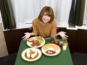 女子大生競馬サークルと飲食店がコラボ「UMAJO応援メニュー」府中駅周辺で 画像