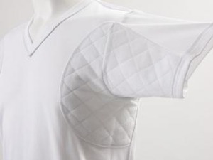汗染みや汗のニオイを解消する「脇汗パッド付きTシャツ」販売開始 画像