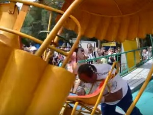 観覧車を人力で回す！ロシアの怪力男がもはや恐怖 画像