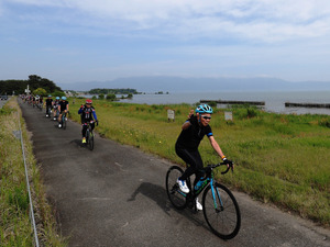 自転車メーカー・ジャイアント会長がビワイチサイクリングを体験 画像