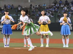私立恵比寿中学の廣田あいか、サウスポーから投げ込む！ 画像