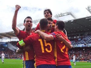 EURO3連覇へスペインが白星発進、終了間際にチェコ破る 画像
