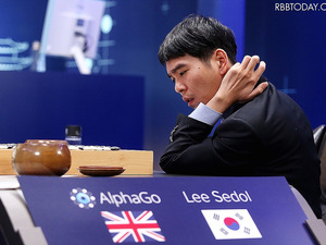 人工知能に日本囲碁初の七冠棋士が挑戦！ 8日に対局 画像