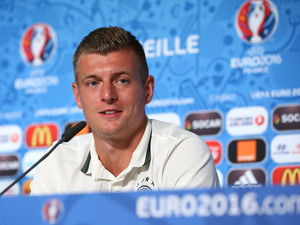 サッカードイツ代表、フランス代表が相手でも恐れず 画像