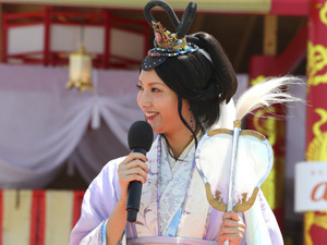 乙姫・菜々緒「いらっしゃ～い！」…逗子海岸に「乙ちゃんの竜宮城」オープン 画像