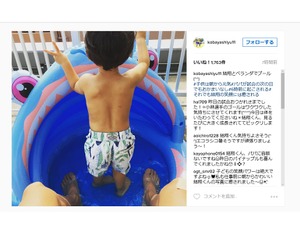 サッカー日本代表・小林悠、愛息とプール遊び…「試合の次の日でもおかまいなし」 画像