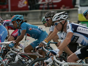 5日付の東京中日スポーツにツールの新城幸也特集 画像