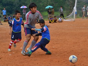 ミャンマーでサッカーフェスティバル 画像