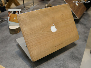 ドイツ発、美しい天然木を使用したApple製品用アクセサリー 画像