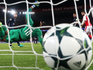 カバーニが2得点、エースの活躍でパリSGは逆転勝利 画像