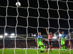 インテルのヴェッキ暫定監督、長友の不運なオウンゴールを嘆く 画像