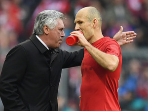 バイエルンのアンチェロッティ監督、ドローの無敗対決に「不運だった」 画像