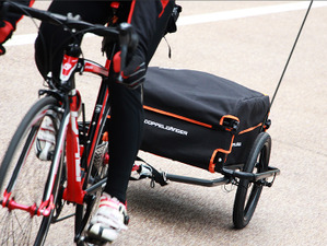 自転車で荷台に載せきれない荷物を運ぶ「サイクルトレーラー」 画像