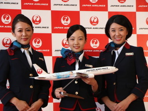 フィギュア・本田真凜、JALとスポンサー契約…CA姿で登場「まさか着れるとは…」 画像