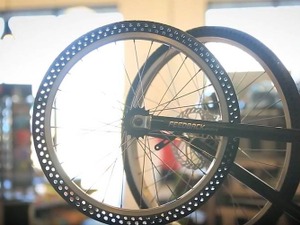 “絶対パンクしない自転車のタイヤ”が開発されて話題に 画像