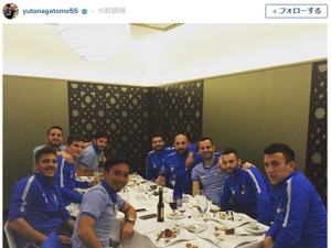 長友佑都、インテルのメンバーとスペインで食事会…ファン「めっちゃカッコええなあ」 画像