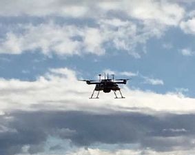 ドローンの完全自律制御による長距離荷物配送実験が成功…福島県の海岸線を12km飛行 画像