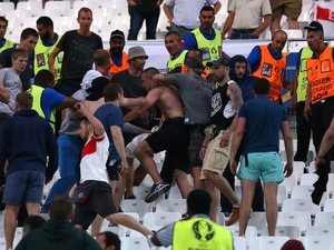 ロシア人フーリガンが伝授、W杯でトラブルを避ける方法 画像