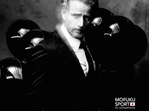 スポーツができるほどに動きやすい「喪服スポーツ」 画像