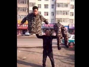 イリュージョン中に“絶対やってはいけないこと”をやられた2人の結末は…？ 画像