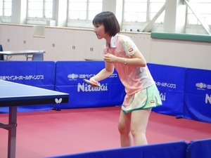 日本ペイント女子卓球部、四元奈生美デザインのユニフォーム発表 画像