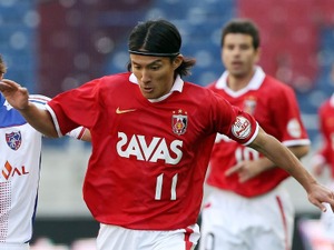 田中達也＆細貝萌の“元浦和ショット”…柏レイソル、敵地でアルビレックス新潟下す 画像