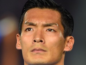 浦和レッズ・槙野智章、「最高の愉快な仲間達」…お笑い芸人に囲まれ「俺は違うからね！」 画像