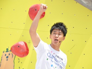 武井壮、嘆きながらもクライミング大技に挑戦!「とんでもないことさせるな、ここのスタッフ…」 画像