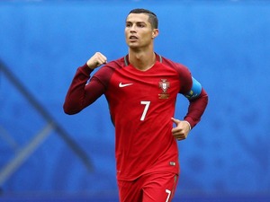 ポルトガルが4発大勝で首位通過、ロナウドが2戦連発の先制ゴール 画像