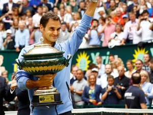 フェデラーがゲリー・ウェバーOP9度目の優勝、ズベレフをストレートで下す 画像
