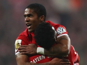 ドウグラス・コスタが入団会見、ユベントスに期限付き移籍「試合に出て成長したい」 画像