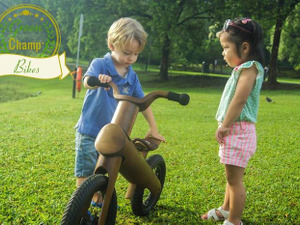 やっぱり自然が一番！竹で作った子供用自転車 画像
