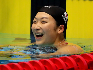 池江璃花子、世界ジュニア記録で50mバタフライ優勝 画像