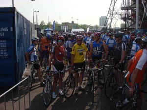 荻島美香がツール・ド・フランス開幕イベント参加 画像