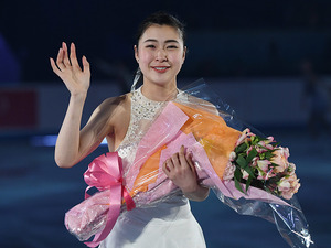 村上佳菜子、浅田真央との“心友”ツーショットを公開「ヨボヨボになってもずーーっとこんな感じの2人でいられれば...」 画像