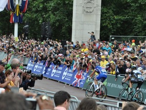 【ツール・ド・フランス14】イギリスラウンド決着！　バッキンガム宮殿に大観衆 画像