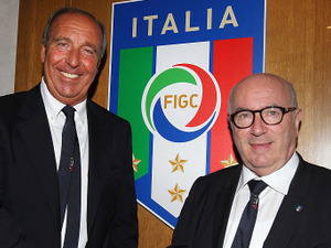 サッカーイタリア代表監督「辞任しない」宣言…その裏にはお金の問題か 画像